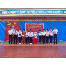 Tài trợ 26 học sinh nghèo vượt khó huyện Thanh Chương, Nghệ An
