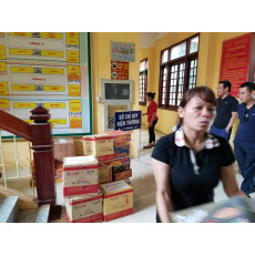 Cty KLONG phối hợp với vụ Pháp Luật VPCP tài trợ cho  học sinh Yên Bái